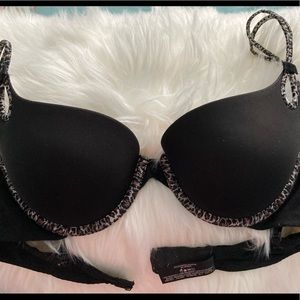 Victoria’s Secret Black Bra 🖤